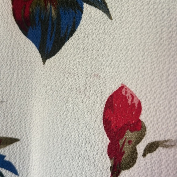 Beautiful Flowy Shirt - Picture 3 of 3